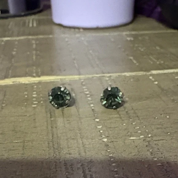 Silver Earrings with Green Gemstones - Picture 3 of 4